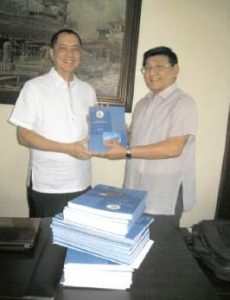 Shown in photo is PRS President P. V. Vergel de Dios, Jr. receiving the IACS “Unified Rules Requirements” from Technical Committee Chairman C. E. Corleto.